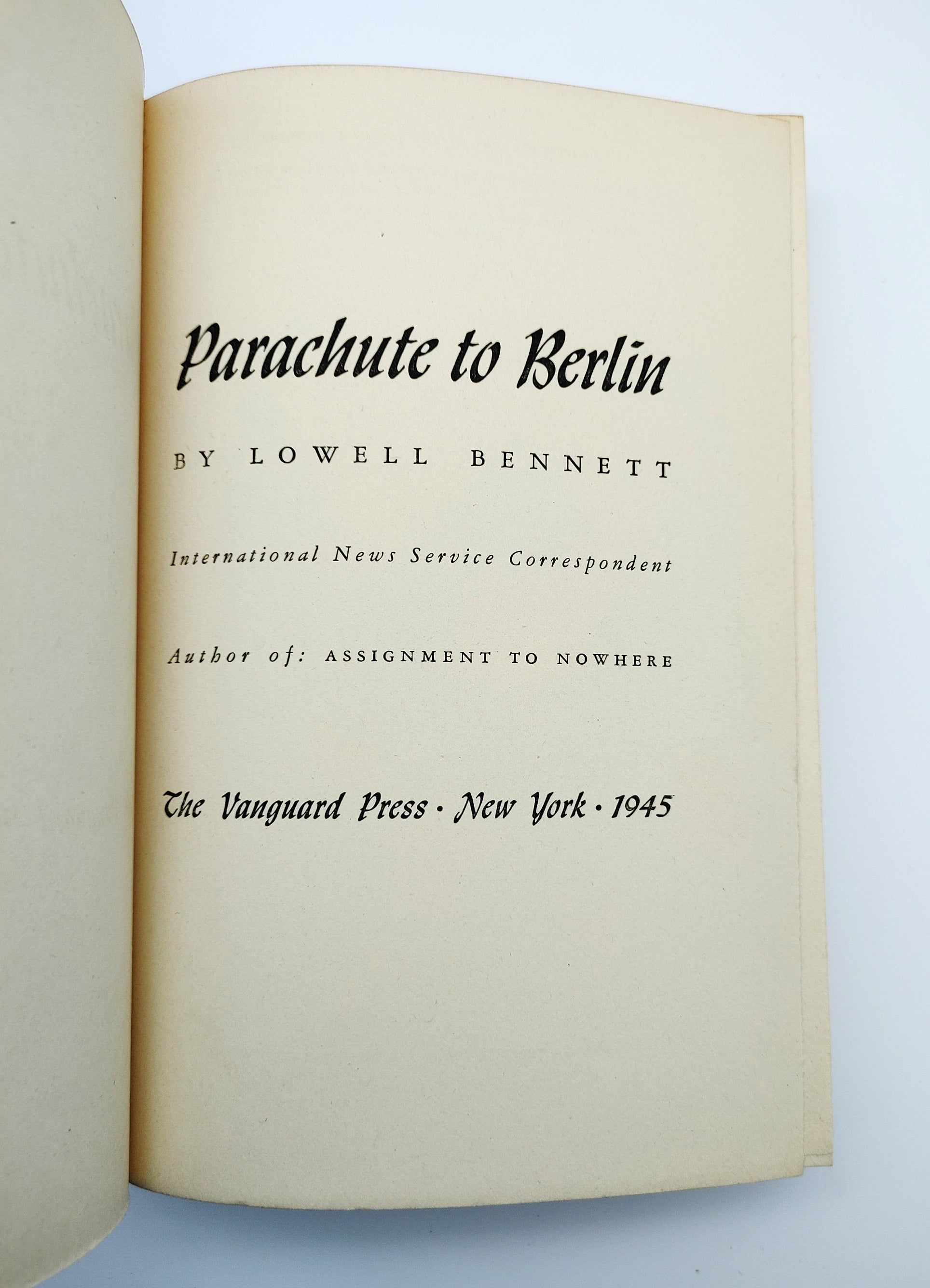 TItle page of the first edition of Bennett's Parachute to Berlin (1945)